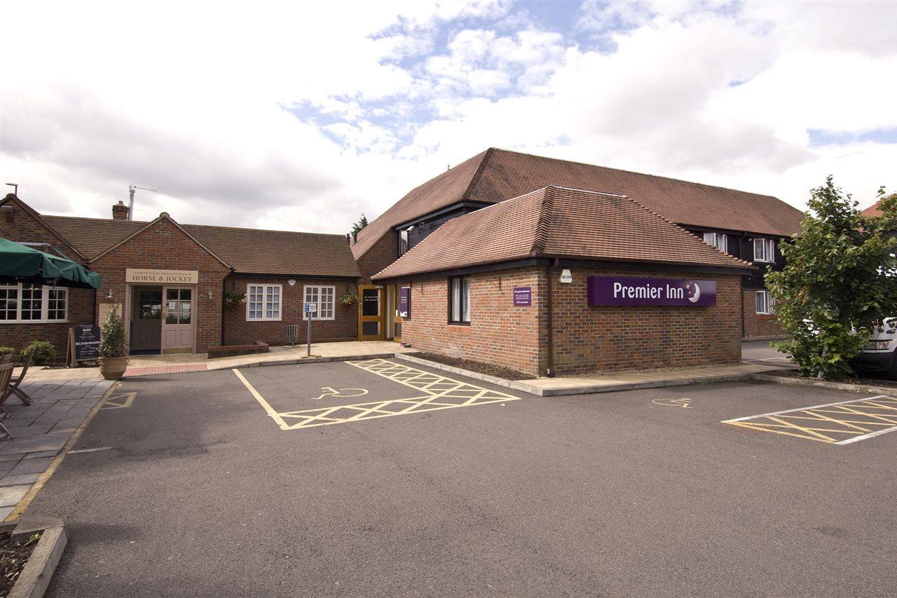 Premier Inn Aylesbury アリスバーリー エクステリア 写真
