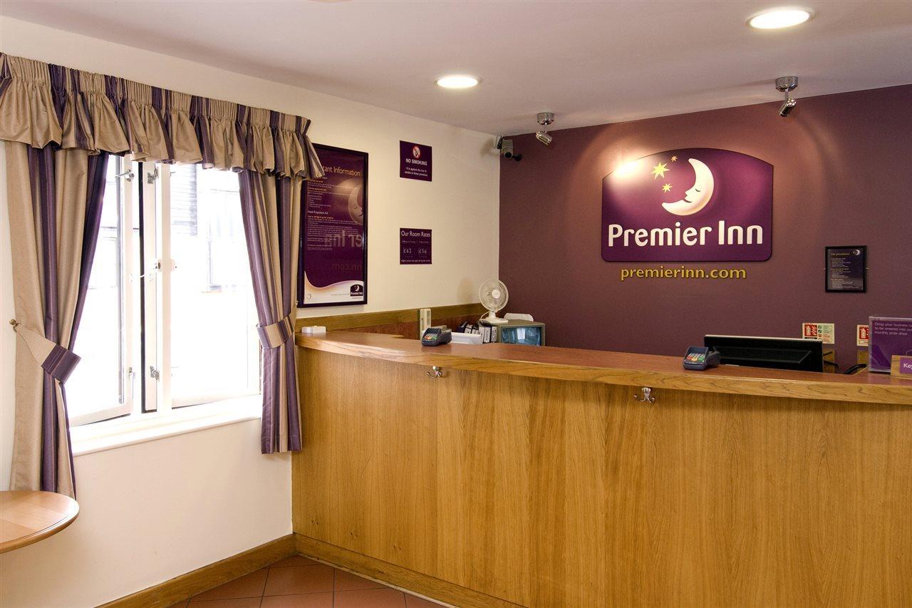 Premier Inn Aylesbury アリスバーリー エクステリア 写真