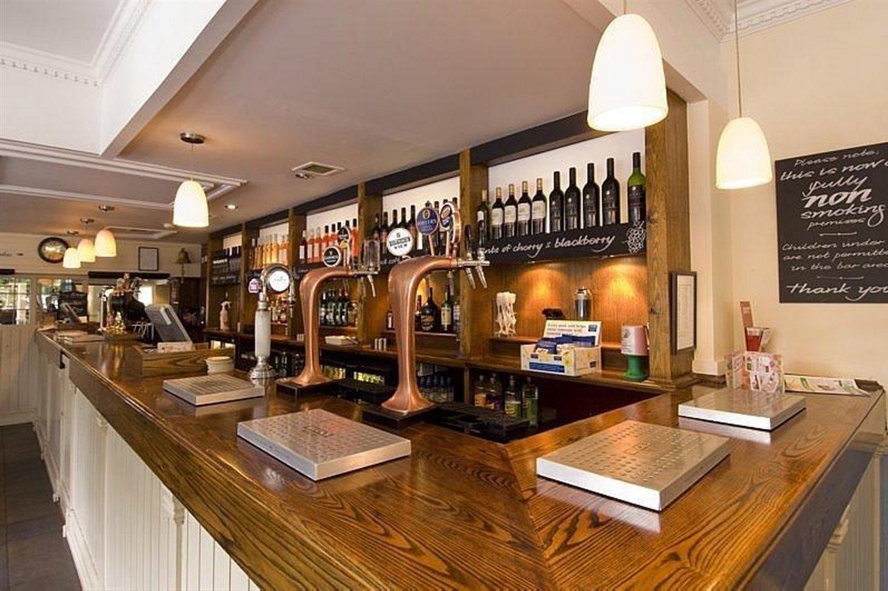 Premier Inn Aylesbury アリスバーリー エクステリア 写真