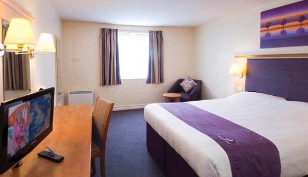 Premier Inn Aylesbury アリスバーリー エクステリア 写真